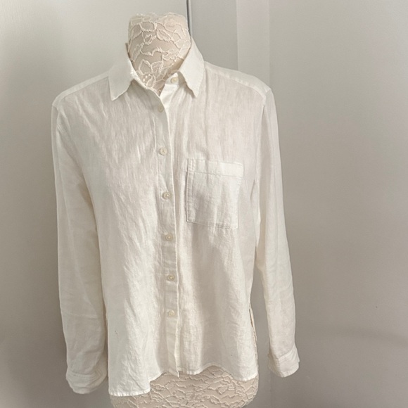 Loft Women's White Button-Up Shirt - Picture 1 of 3